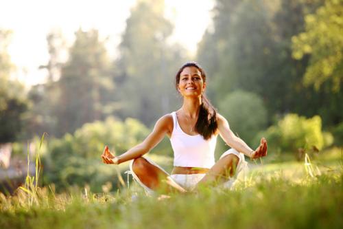 Асаны йоги для женского здоровья. Комплекс упражнений йоги для женщин после 40, 50, 55 лет
