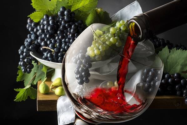 красное вино и виноград фото