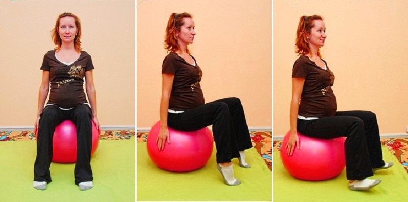 Упражнение №1 с фитболом для беременных